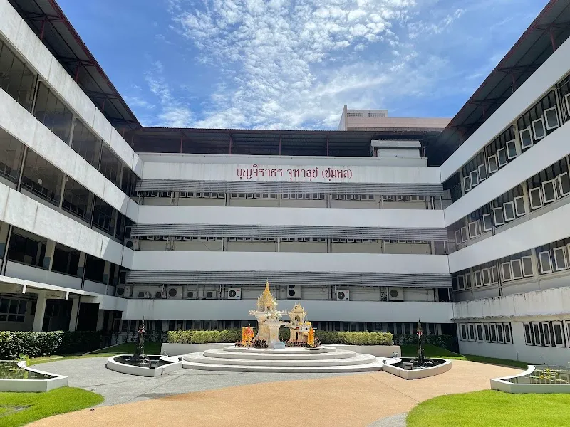 Sunpasithiprasong Hospital