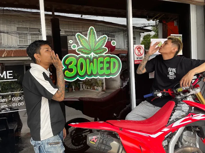 30 Weed ร้านกัญชาสามสิบกันยา