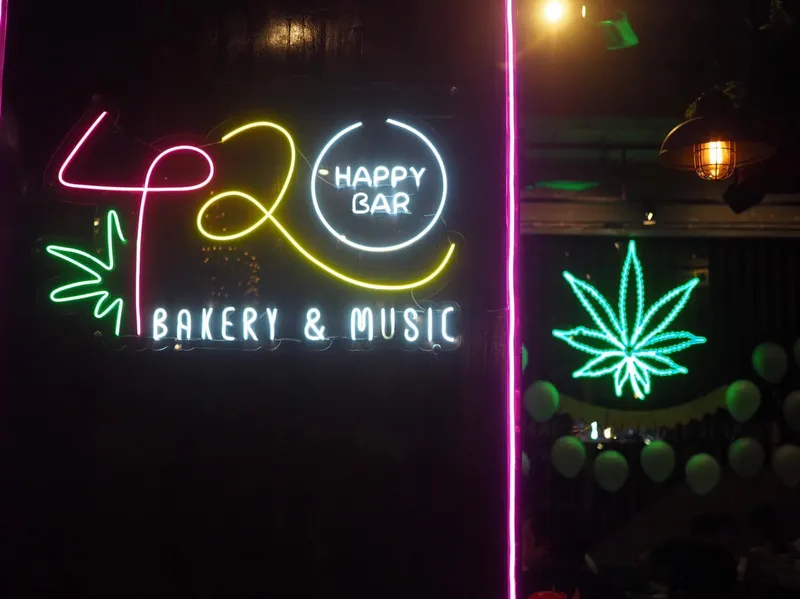 420 Happy Bar