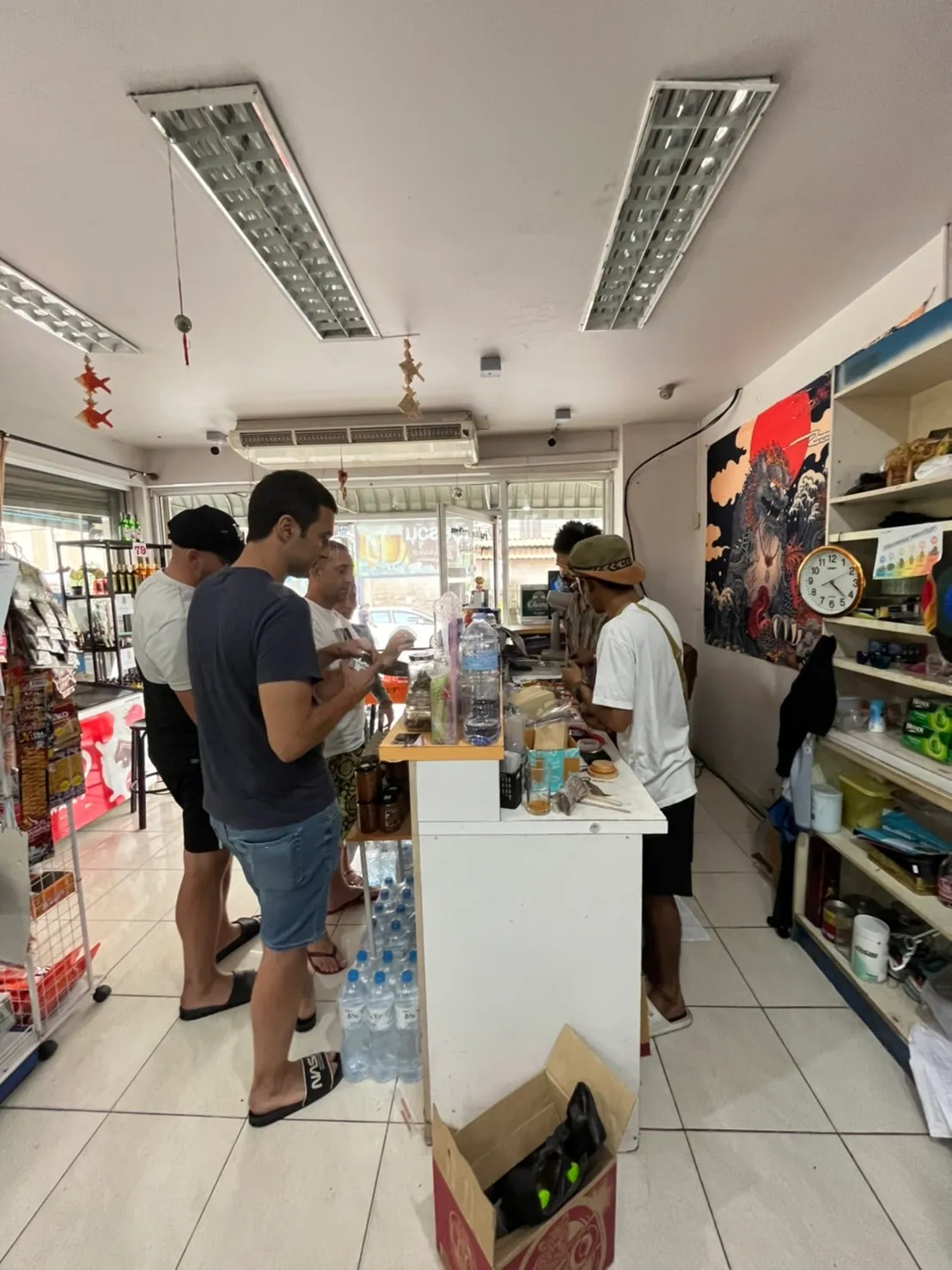 ทรัพย์เพิ่มพูน420 World of Cannabisและร้านขายของชำ