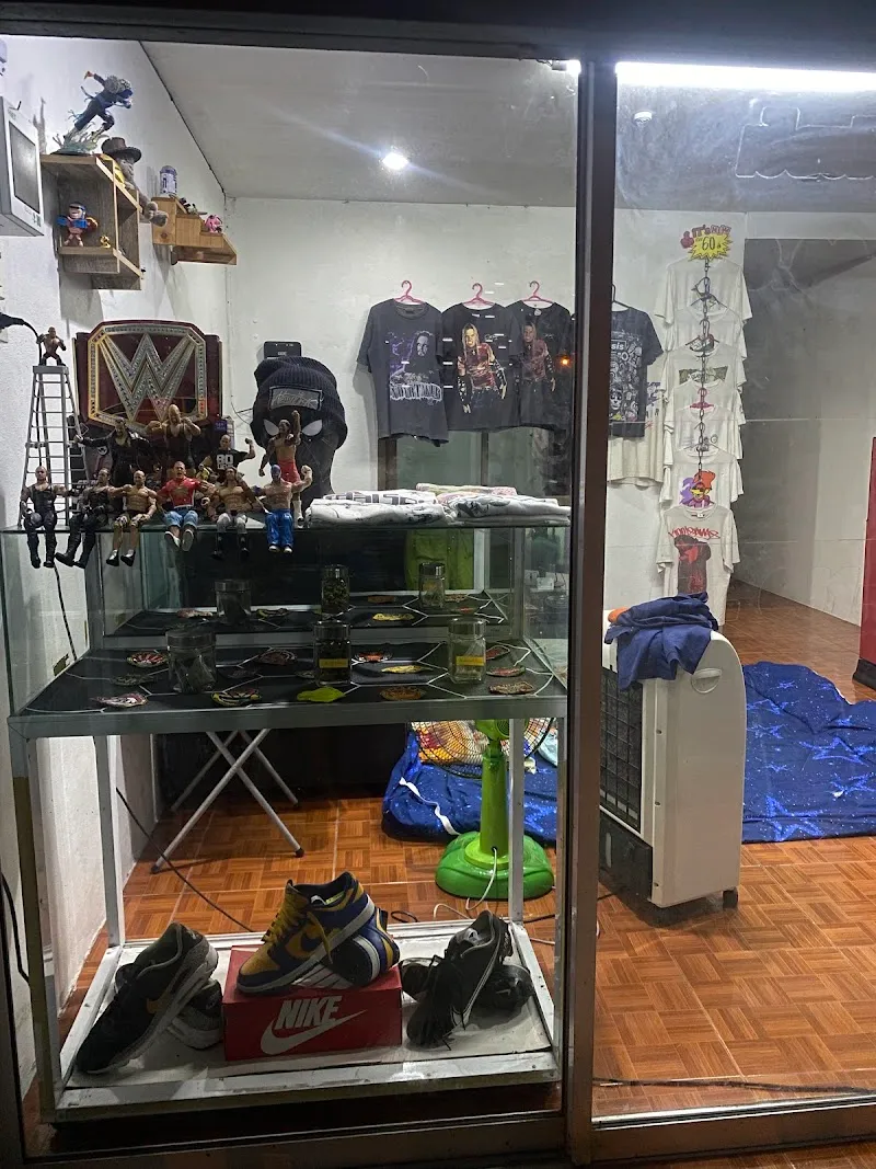 AAลูกชิ้นปิ้งเตาถ่าน&AofWeed shop