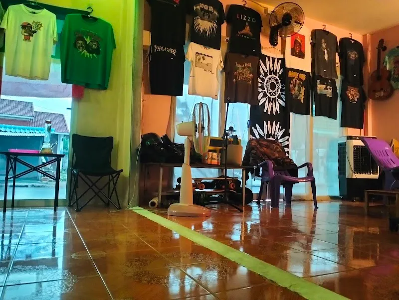 บ้านสมุนไพรซาเด๋อ Ban Samunprai Zader Cannabis SHOP