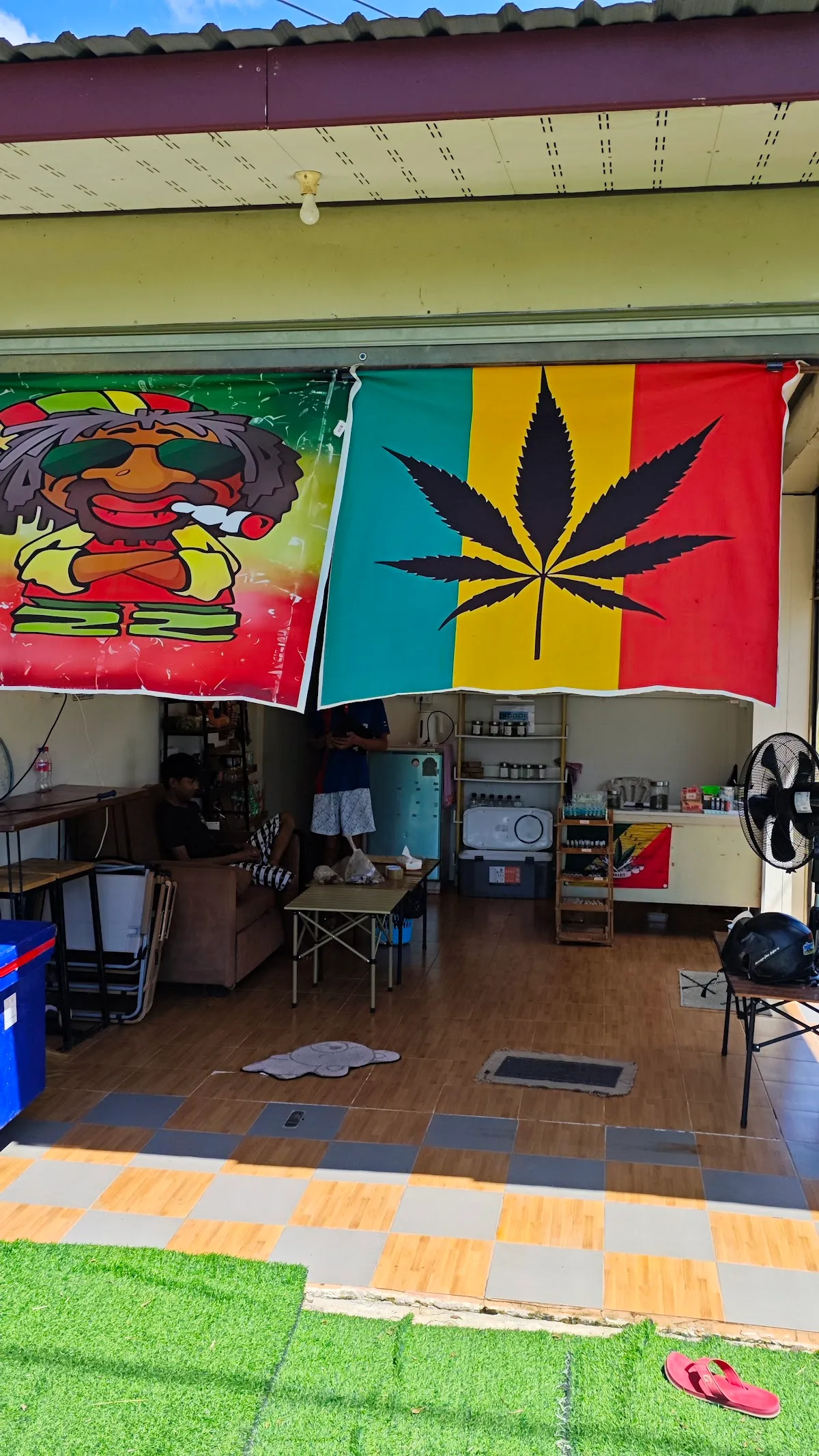 ร้านกัญชา ต้นไม้ยิ้ม Cannabis Shop