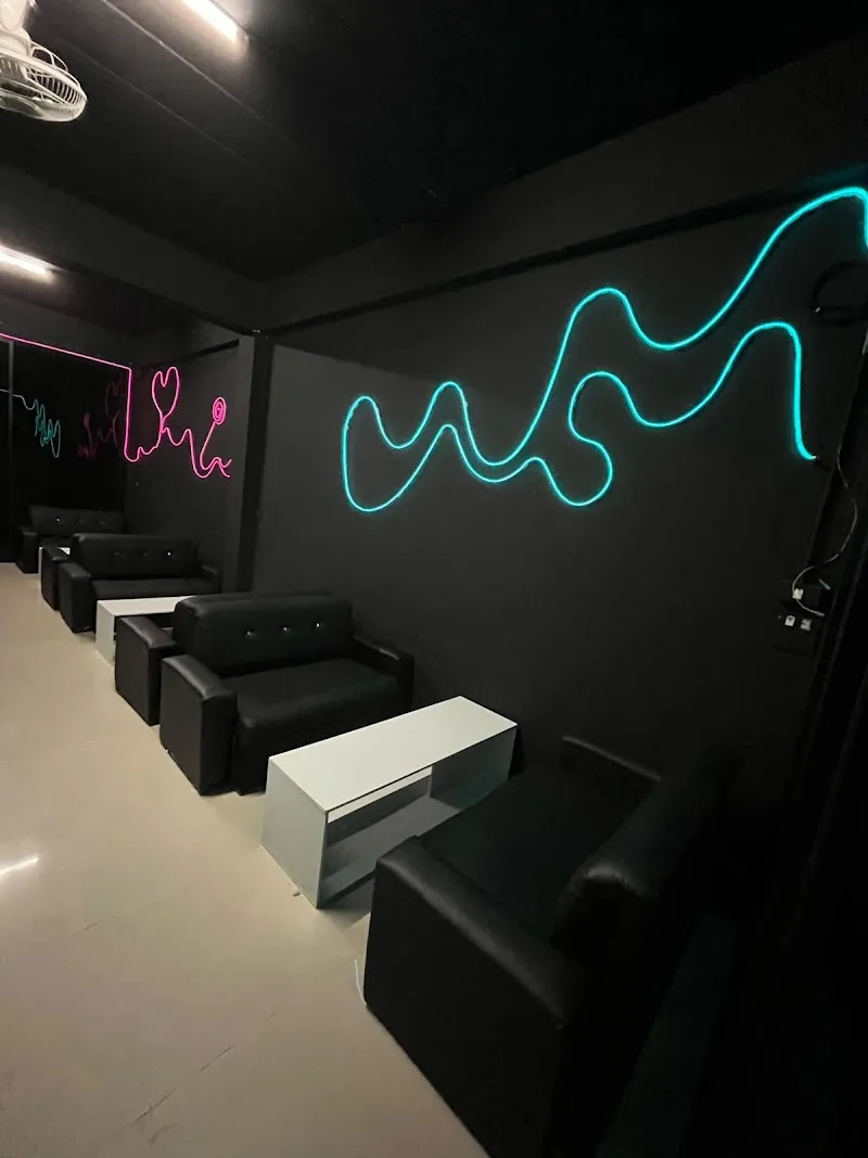 Darkroom cannabis คาเฟ่กัญชา ร้านกัญชา