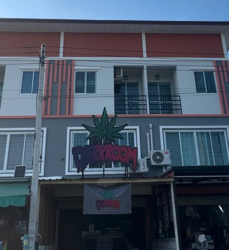 Darkroom cannabis คาเฟ่กัญชา ร้านกัญชา