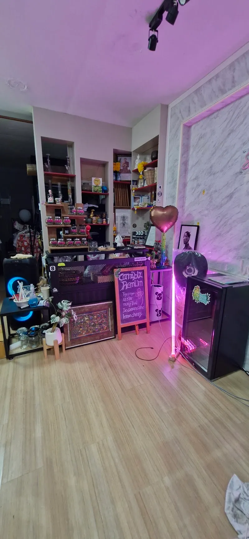 EsTeeM club YABAi cannabis&collector