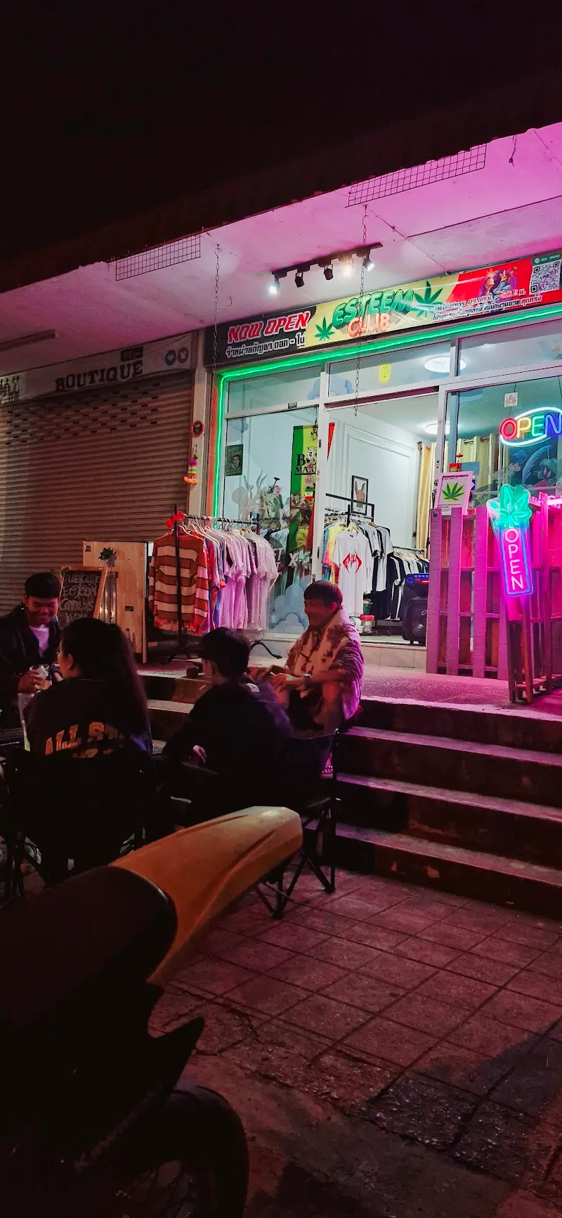 EsTeeM club YABAi cannabis&collector