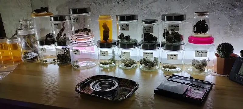 HIGH AGAIN CANNABIS CAFE (WEED&KRATOM) DISPENSARY KORAT ร้านขายกัญชา,น้ำกระท่อม