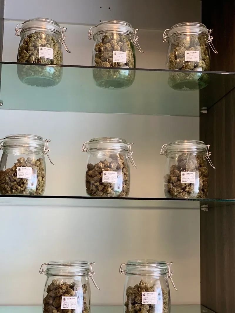 ร้านกัญชาไนท์มูฟ-กาญจนบุรี (Nightmove Kanchanaburi Cannabis store)