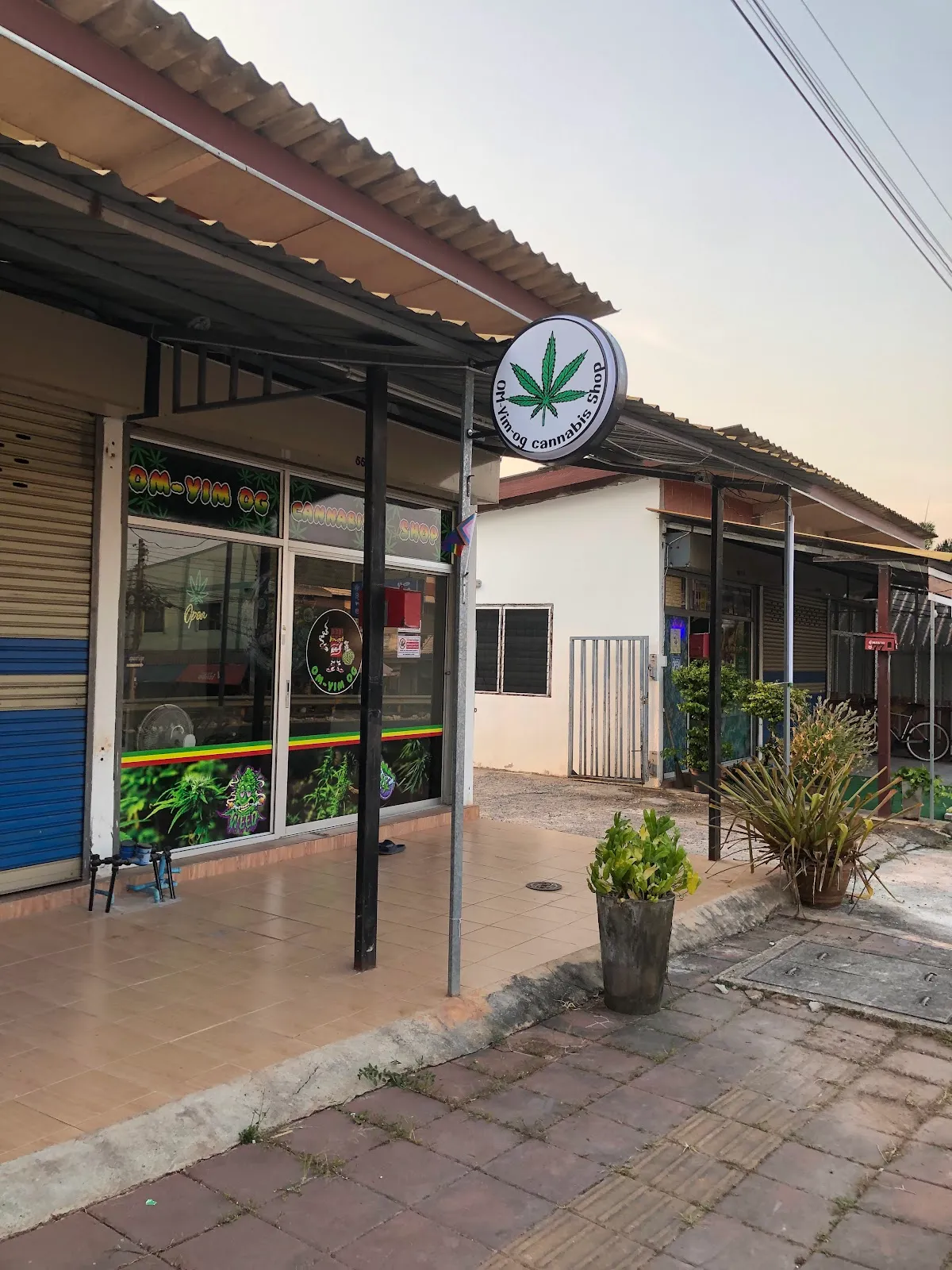 Om-yim og cannabis shop