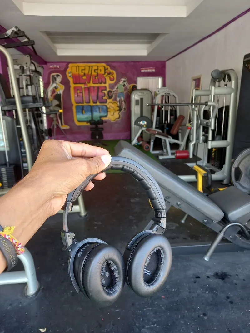 To the Moon Koh Chang Weed smoke shop