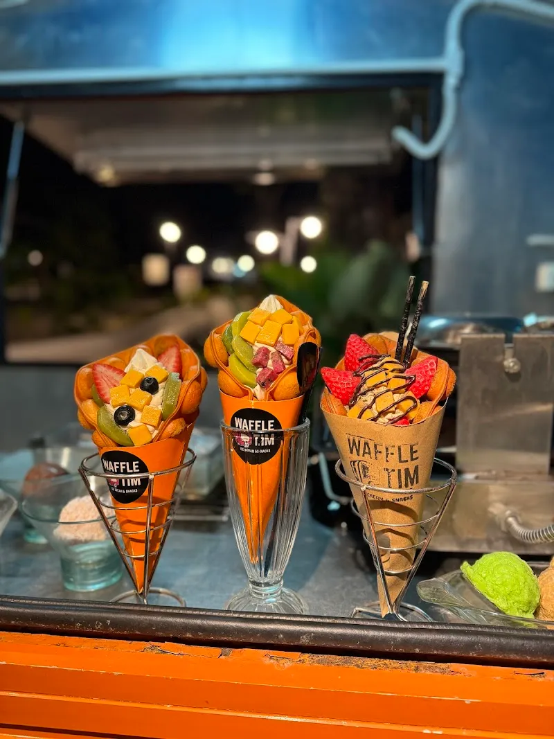 To the Moon Koh Chang Weed smoke shop