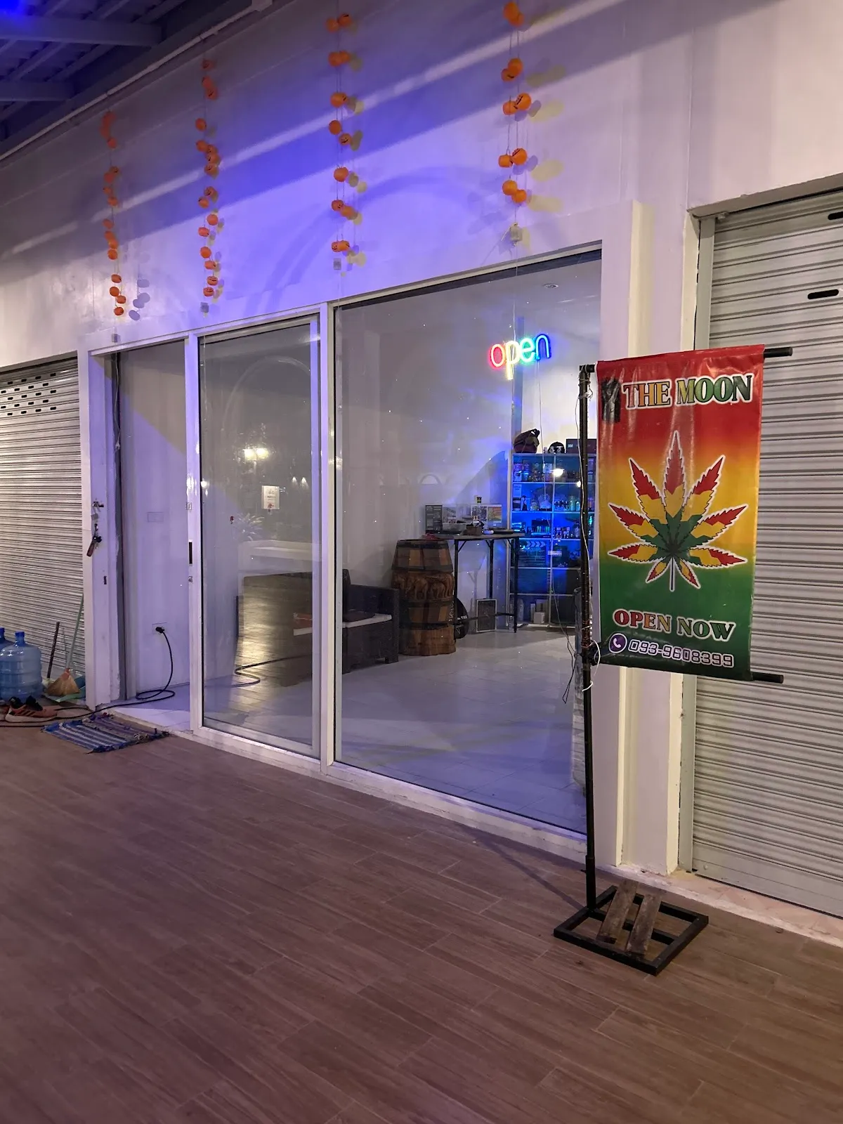 To the Moon Koh Chang Weed smoke shop